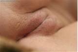 Brunette amateur girl close up pussy lips