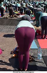 AmateurPicture- See through yoga pants