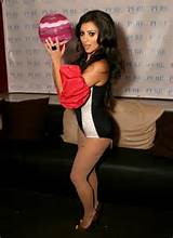 Kim at Pussycat Dolls show - kim-kardashian Photo