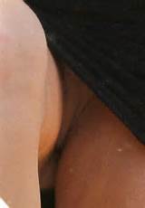 Is this an upskirt shot of Miley Cyrus' bare vag?