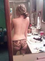 click here for more nude self shot mirror pics
