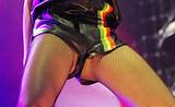 rihannaâ€™s outfits in concert show her entire pussy naked vagina ...
