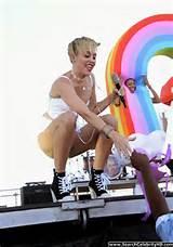 Miley Cyrus Shaking Her Ass Again In Another Slutty Outfit - Miley ...