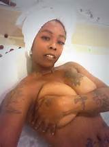 Female rapstress Khia had the Twitter world all abuzz this weekend ...