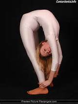 Nude contortionists and flexible naked girls