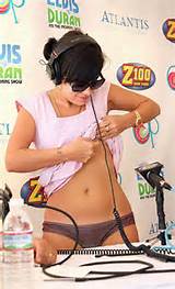 Lily Allen Flashing Her Panties