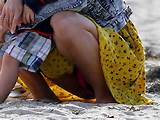 Selena Gomez upskirt candids in Malibu beach 18xUHQ