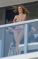 Rosie Rosie-Huntington-Whiteley-Topless-Breasts-Tits-3