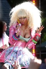 Nicki Minaj showing her tits and nipple during performance caught by ...
