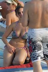 Wife Flashing Pussy On Beach