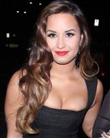 Demi Lovato Nip Lovatos New Possibly Fake Boob Breast