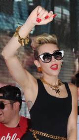 miley cyrus hairy armpits previous gallery miley cyrus hairy armpits ...
