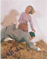 HONOR BLACKMAN Pussy Galore James Bond Hand Signed