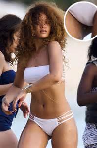 Rihanna-wet-cameltoe [ Smoking Hot Camel Toe ]