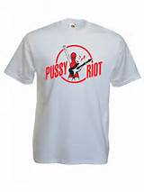 tee-t-shirt-pussy-riot-point-leve--0343182001348843042.jpg