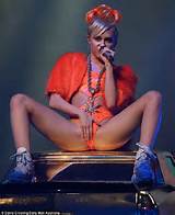 Miley Cyrus flashes private parts and performs mock orgy at Melbourne ...